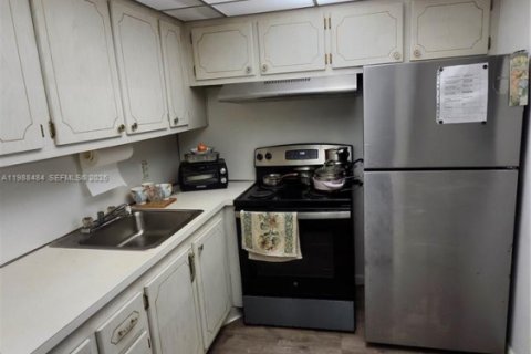 Condo in Deerfield Beach, Florida, 1 bedroom  № 2053282 - photo 2