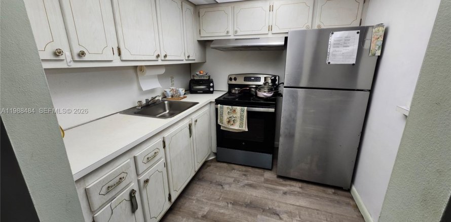 Condo in Deerfield Beach, Florida, 1 bedroom  № 2053282