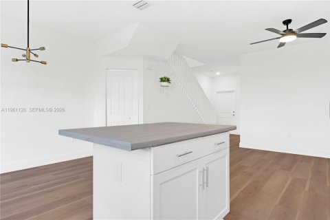 Снять в аренду таунхаус в Майами, Флорида 3 спальни, 122.63м2, № 2021980 - фото 16