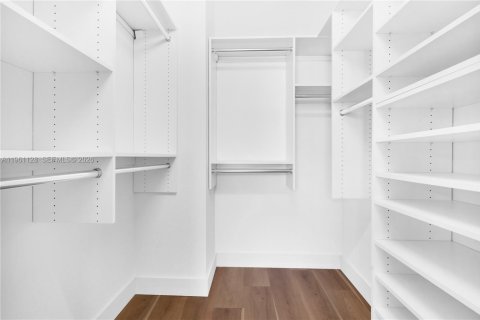 Снять в аренду таунхаус в Майами, Флорида 3 спальни, 122.63м2, № 2021980 - фото 24