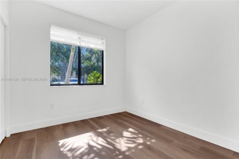 Снять в аренду таунхаус в Майами, Флорида 3 спальни, 122.63м2, № 2021980 - фото 6