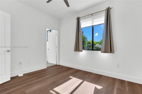 Снять в аренду таунхаус в Майами, Флорида 3 спальни, 122.63м2, № 2021980 - фото 26