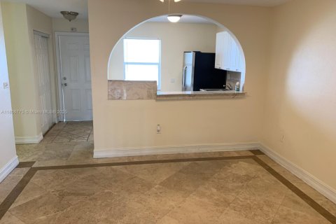 Copropriété à louer à Miami Gardens, Floride: 1 chambre, 67.82 m2 № 1981841 - photo 9