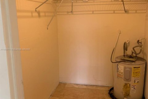 Copropriété à louer à Miami Gardens, Floride: 1 chambre, 67.82 m2 № 1981841 - photo 3