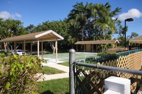 Villa ou maison à vendre à Boca Raton, Floride: 2 chambres, 106.65 m2 № 1207593 - photo 1