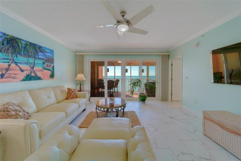 Condo in North Redington Beach, Florida, 2 bedrooms  № 2231526 - photo 8