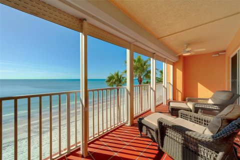 Condo in North Redington Beach, Florida, 2 bedrooms  № 2231526 - photo 5