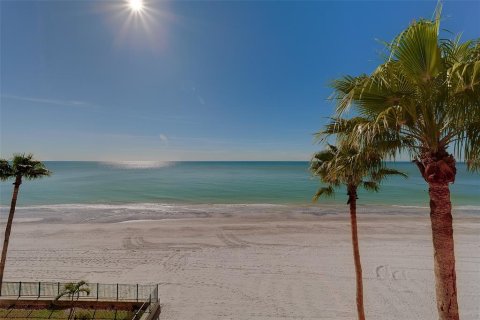 Condo in North Redington Beach, Florida, 2 bedrooms  № 2231526 - photo 3