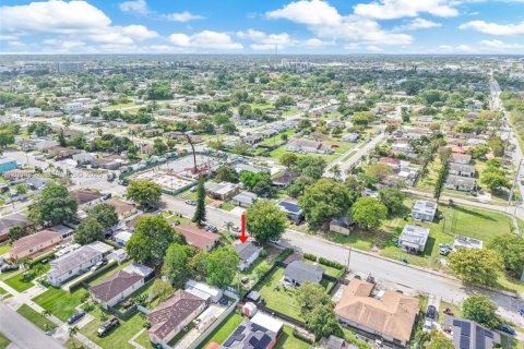 Купить коммерческую недвижимость в Майами, Флорида 98.1м2, № 2068180 - фото 7