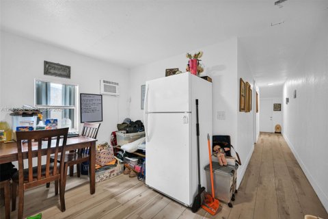 Купить коммерческую недвижимость в Майами, Флорида 98.1м2, № 2068180 - фото 14