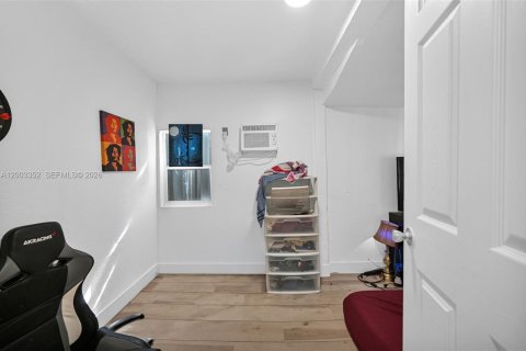 Купить коммерческую недвижимость в Майами, Флорида 98.1м2, № 2068180 - фото 19