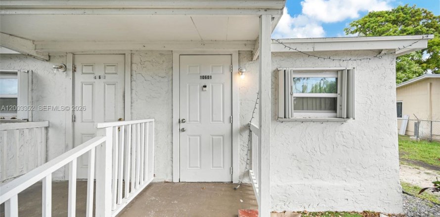 Коммерческая недвижимость в Майами, Флорида 98.1м2 № 2068180