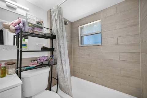 Купить коммерческую недвижимость в Майами, Флорида 98.1м2, № 2068180 - фото 17