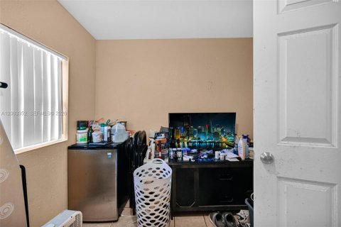 Купить коммерческую недвижимость в Майами, Флорида 98.1м2, № 2068180 - фото 24