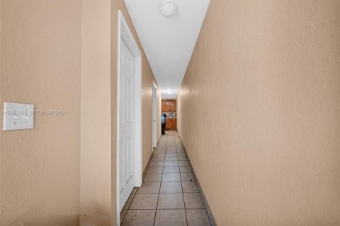 Купить коммерческую недвижимость в Майами, Флорида 98.1м2, № 2068180 - фото 22