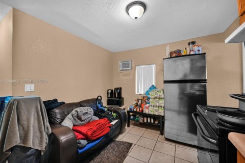 Купить коммерческую недвижимость в Майами, Флорида 98.1м2, № 2068180 - фото 13