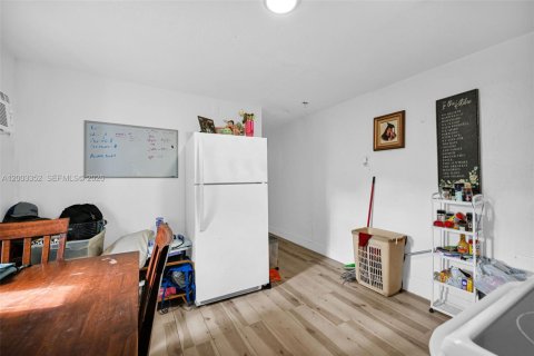 Купить коммерческую недвижимость в Майами, Флорида 98.1м2, № 2068180 - фото 15