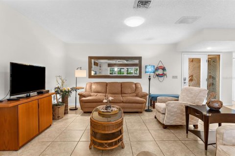 House in Osprey, Florida 2 bedrooms, 130.43 sq.m. № 2402782 - photo 7