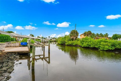 House in Osprey, Florida 2 bedrooms, 130.43 sq.m. № 2402782 - photo 30