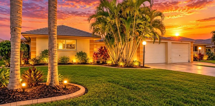 House in Osprey, Florida 2 bedrooms, 130.43 sq.m. № 2402782