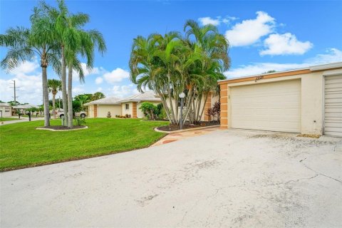 House in Osprey, Florida 2 bedrooms, 130.43 sq.m. № 2402782 - photo 3