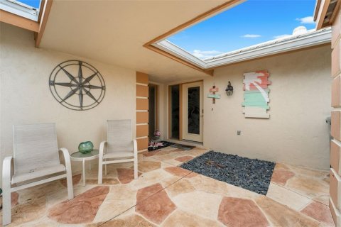House in Osprey, Florida 2 bedrooms, 130.43 sq.m. № 2402782 - photo 4