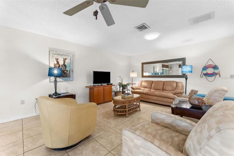 House in Osprey, Florida 2 bedrooms, 130.43 sq.m. № 2402782 - photo 8