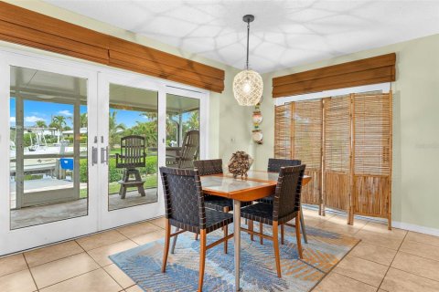 House in Osprey, Florida 2 bedrooms, 130.43 sq.m. № 2402782 - photo 15