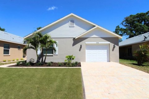 Casa en alquiler en Sarasota, Florida, 3 dormitorios, 170.2 m2 № 1913959 - foto 1
