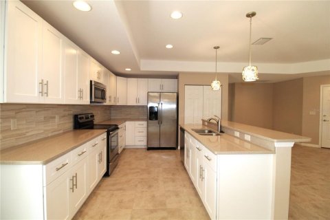Casa en alquiler en Sarasota, Florida, 3 dormitorios, 170.2 m2 № 1913959 - foto 2