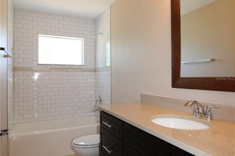 Casa en alquiler en Sarasota, Florida, 3 dormitorios, 170.2 m2 № 1913959 - foto 11