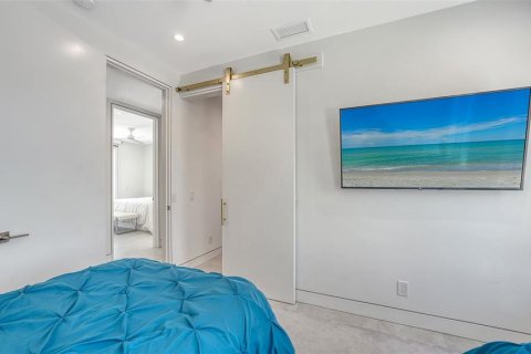 House in Longboat Key, Florida 4 bedrooms, 392.42 sq.m. № 1761027 - photo 27