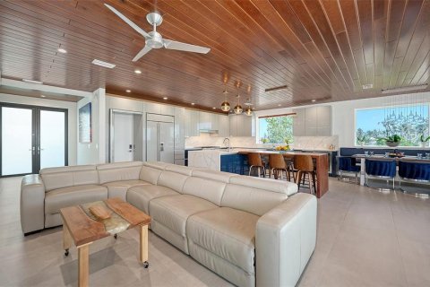 House in Longboat Key, Florida 4 bedrooms, 392.42 sq.m. № 1761027 - photo 17