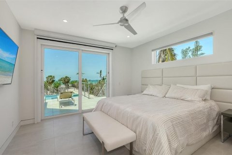 House in Longboat Key, Florida 4 bedrooms, 392.42 sq.m. № 1761027 - photo 22