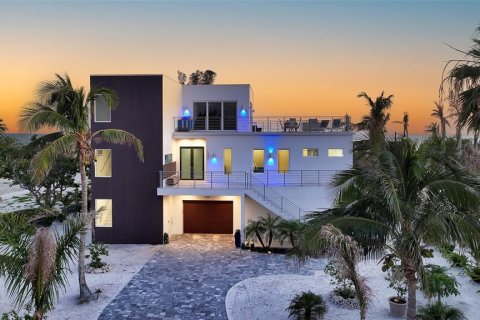 House in Longboat Key, Florida 4 bedrooms, 392.42 sq.m. № 1761027 - photo 1