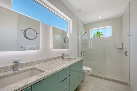 House in Longboat Key, Florida 4 bedrooms, 392.42 sq.m. № 1761027 - photo 25