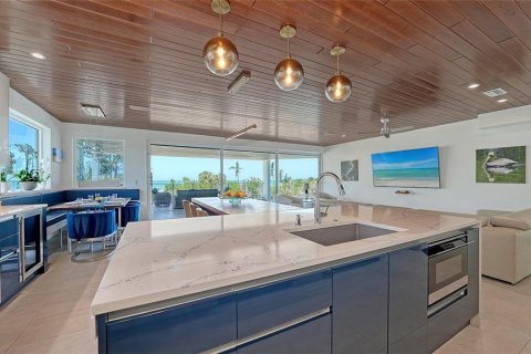 House in Longboat Key, Florida 4 bedrooms, 392.42 sq.m. № 1761027 - photo 18