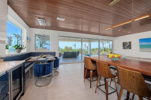 House in Longboat Key, Florida 4 bedrooms, 392.42 sq.m. № 1761027 - photo 15