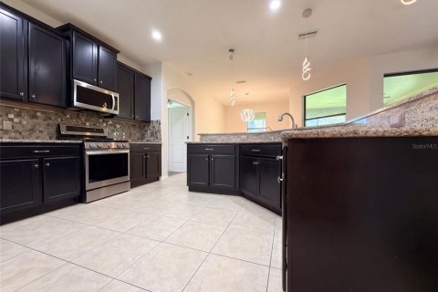 Villa ou maison à vendre à Tampa, Floride: 4 chambres, 264.68 m2 № 2424372 - photo 6