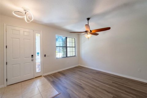 Villa ou maison à vendre à Tampa, Floride: 4 chambres, 264.68 m2 № 2424372 - photo 8