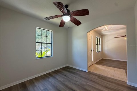 Villa ou maison à vendre à Tampa, Floride: 4 chambres, 264.68 m2 № 2424372 - photo 9