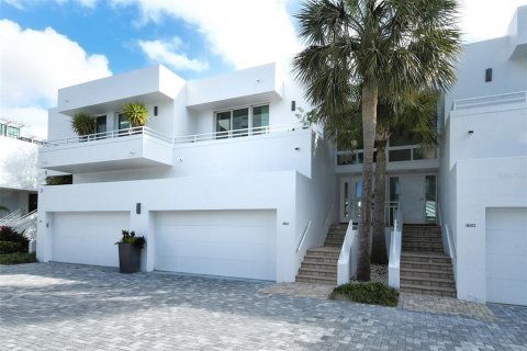Townhouse in Sarasota, Florida 3 bedrooms, 177.16 sq.m. № 1810739 - photo 1