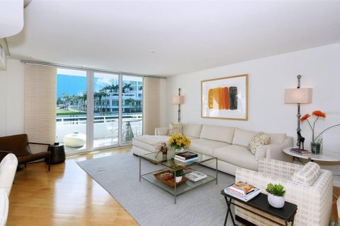 Townhouse in Sarasota, Florida 3 bedrooms, 177.16 sq.m. № 1810739 - photo 8
