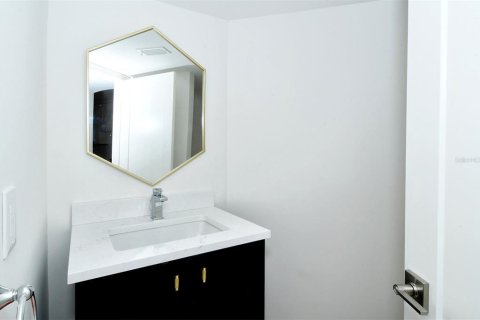 Touwnhouse à louer à Sarasota, Floride: 3 chambres, 177.16 m2 № 1810739 - photo 22