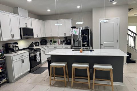 Villa ou maison à vendre à Kissimmee, Floride: 4 chambres, 257.9 m2 № 2130232 - photo 4
