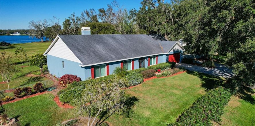 House in Dover, Florida 3 bedrooms, 234.49 sq.m. № 1545559
