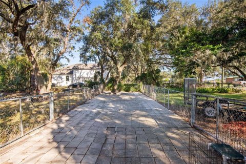 House in Dover, Florida 3 bedrooms, 234.49 sq.m. № 1545559 - photo 24