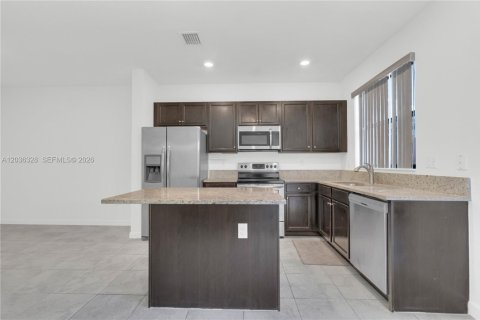 Townhouse in Homestead, Florida 3 bedrooms, 123.19 sq.m. № 2154507 - photo 10