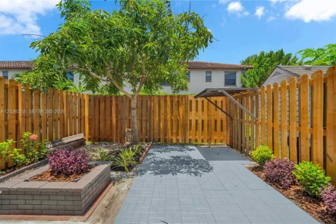 Townhouse in Homestead, Florida 3 bedrooms, 123.19 sq.m. № 2154507 - photo 30