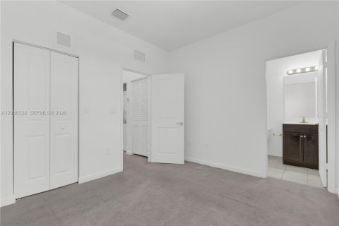 Townhouse in Homestead, Florida 3 bedrooms, 123.19 sq.m. № 2154507 - photo 23